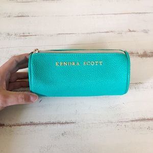 Kendra Scott Everyday Stingray Teal Jewelry Pouch